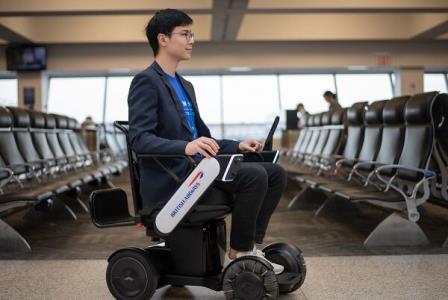 استفاده از ویلچرهای برقی خودران در فرودگاه ها