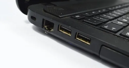 رنگ سیاه درگاه USB چه معنایی دارد؟