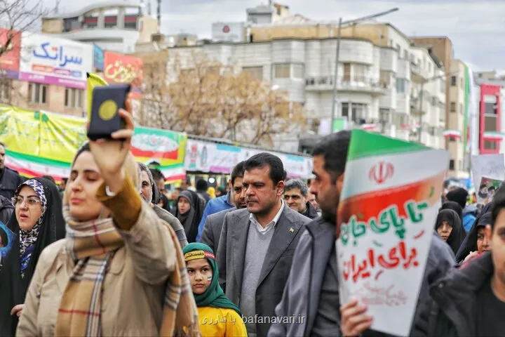 معاون علمی رئیس دولت در راهپیمایی 22بهمن حضور یافت