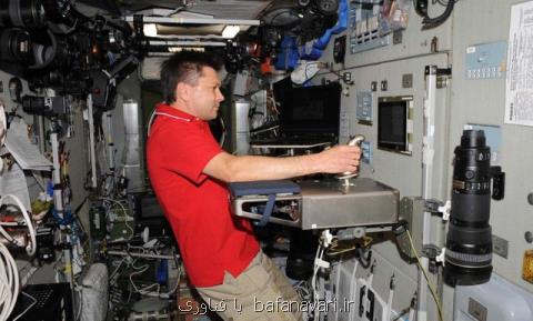 آموزش فضانورد روس برای كار با ابزارهای جدید ایستگاه فضایی بین المللیبعلاوهعكس